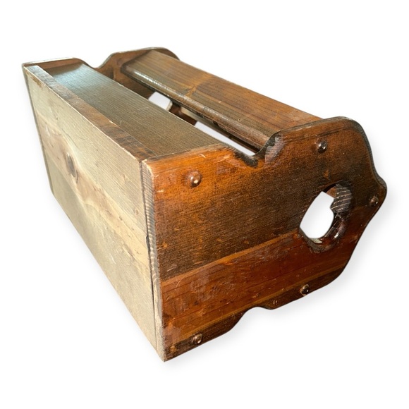 Country Style Wooden Magazine Rack with Handle, Heart Cutouts, 2 Compartments - Picture 4 of 8